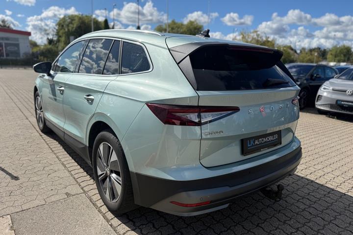 Gul Skoda Enyaq fra 2024