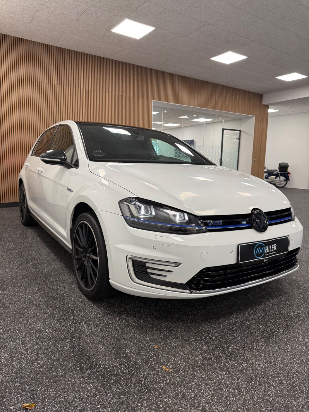 Hvid VW Golf VII fra 2017