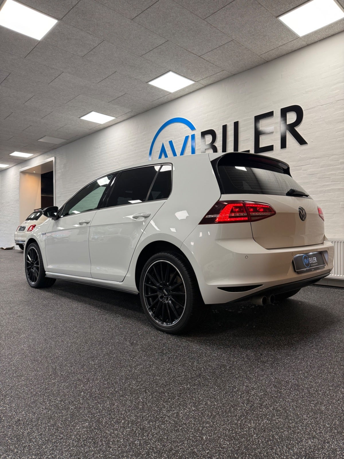 Hvid VW Golf VII fra 2017