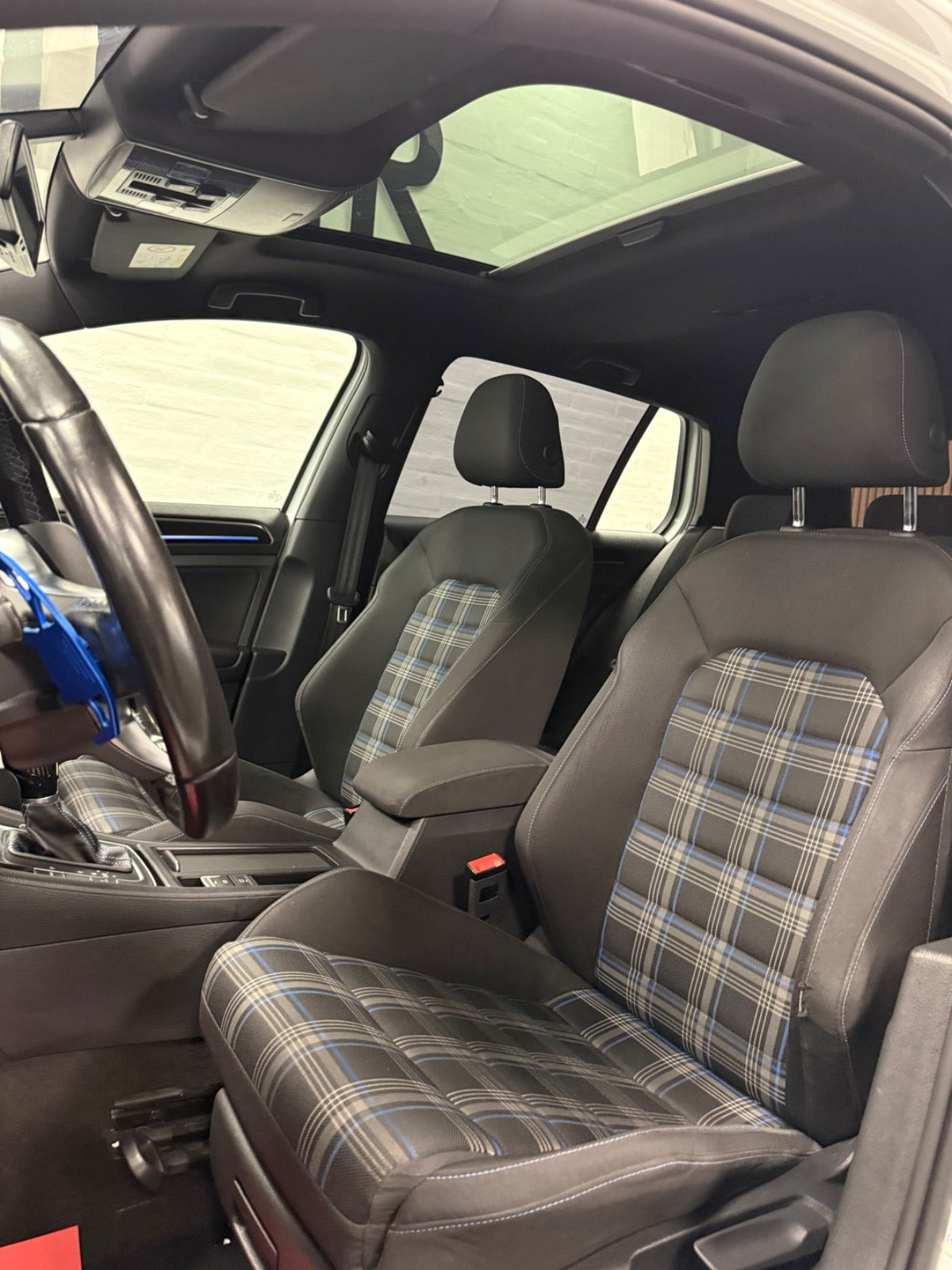 Hvid VW Golf VII fra 2017