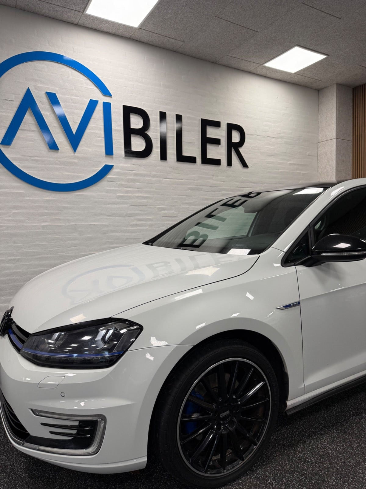 Hvid VW Golf VII fra 2017
