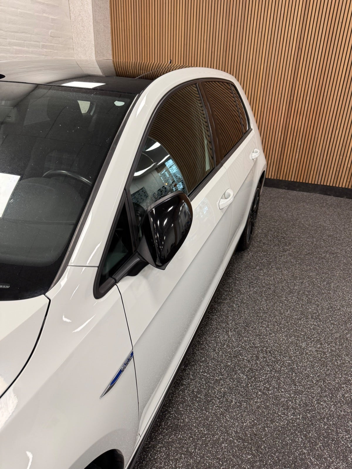 Hvid VW Golf VII fra 2017