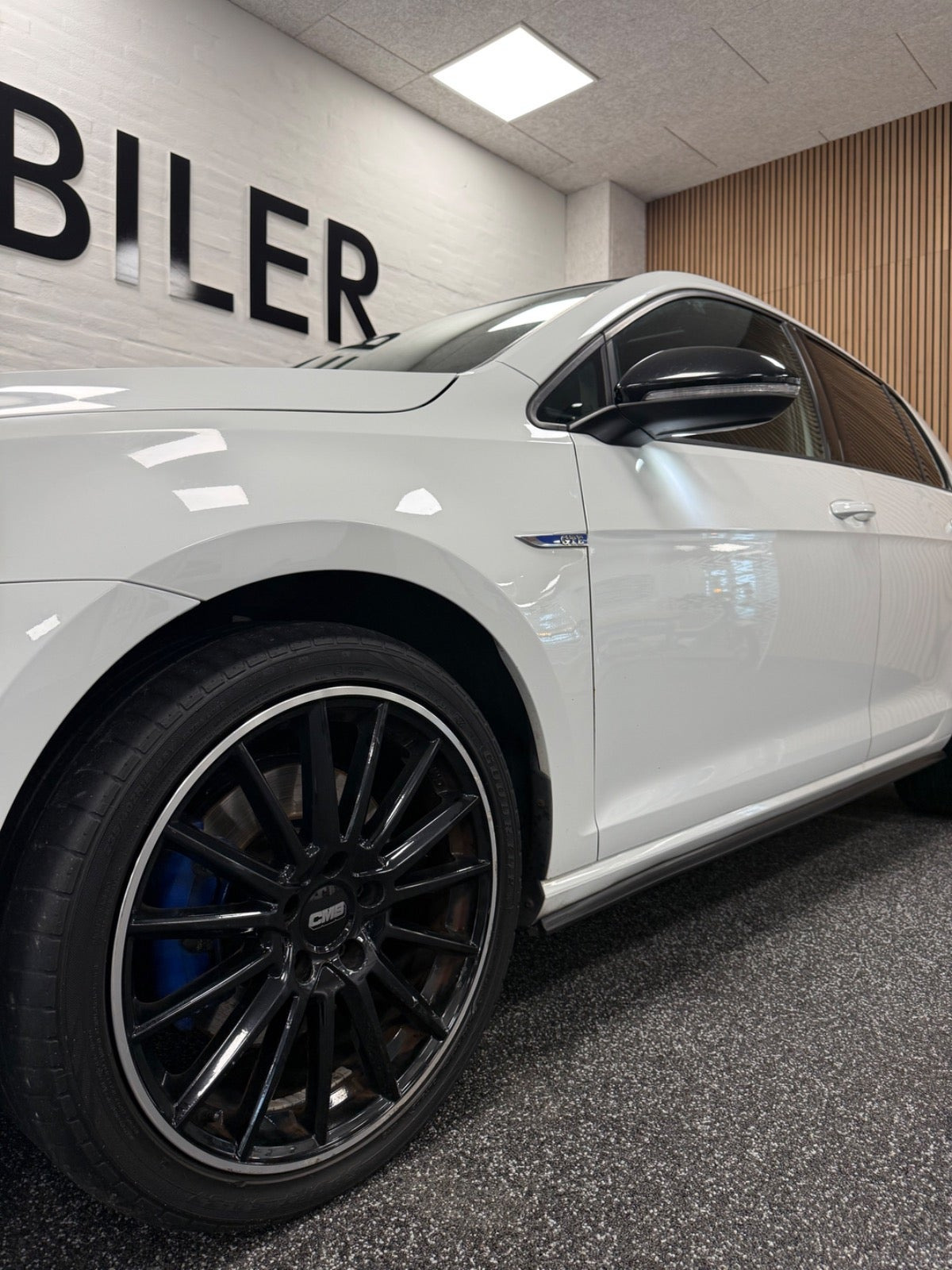 Hvid VW Golf VII fra 2017