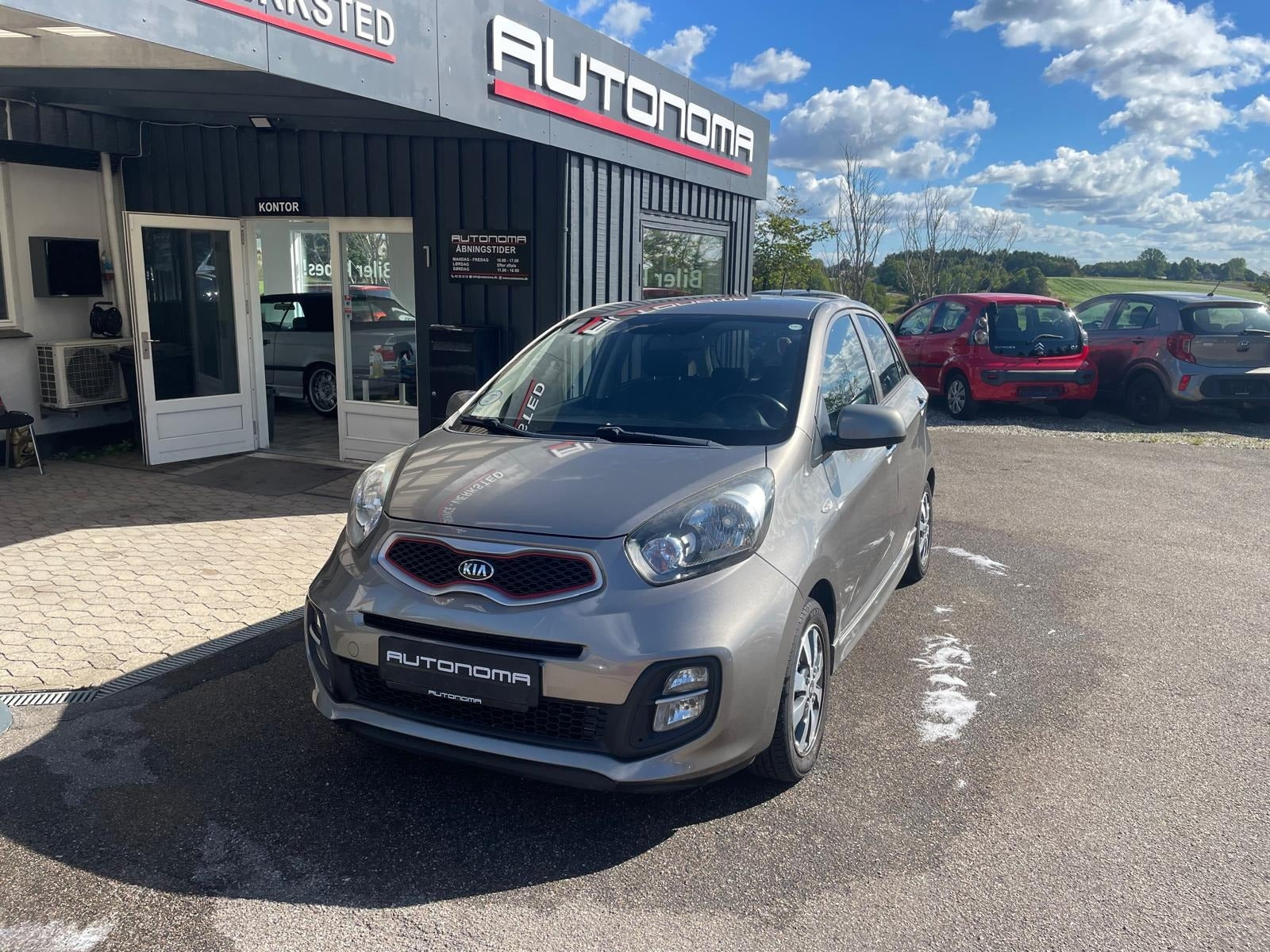 Brun Kia Picanto fra 2015