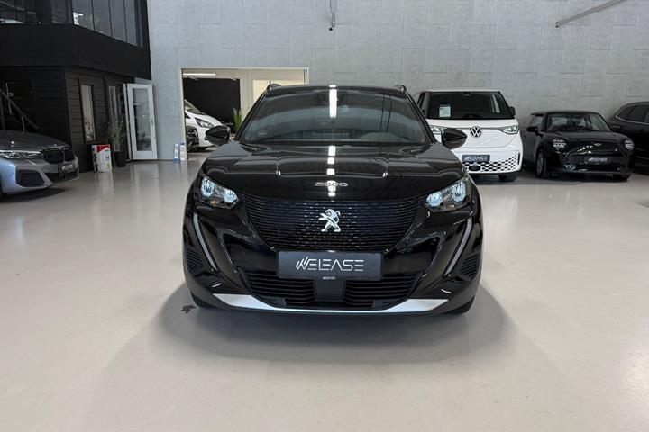 Sort Peugeot e-2008 fra 2023