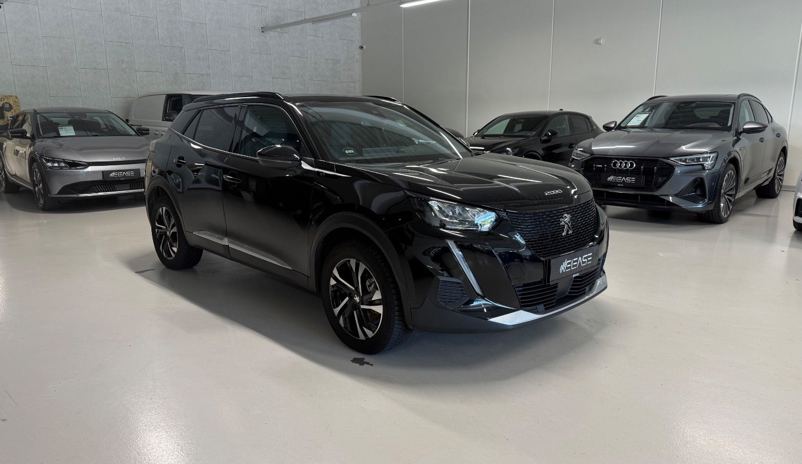 Sort Peugeot e-2008 fra 2023