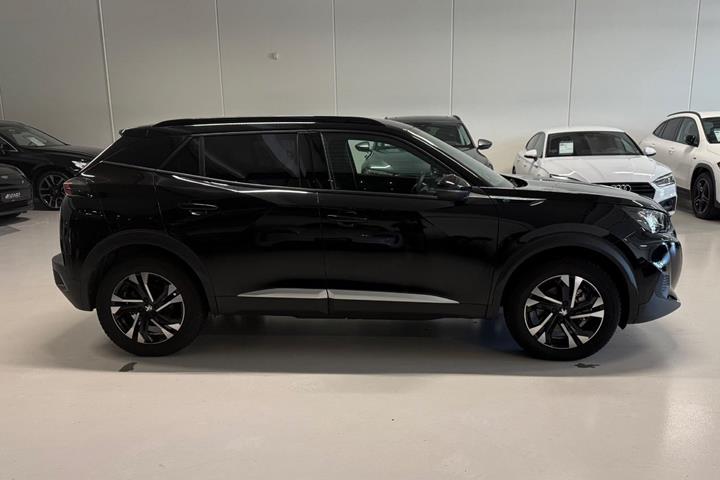 Sort Peugeot e-2008 fra 2023