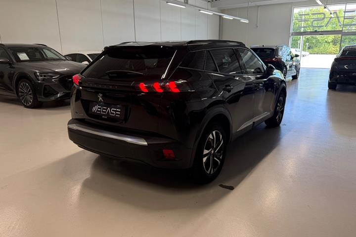 Sort Peugeot e-2008 fra 2023