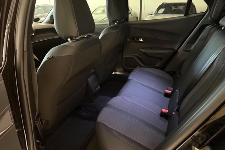 Sort Peugeot e-2008 fra 2023