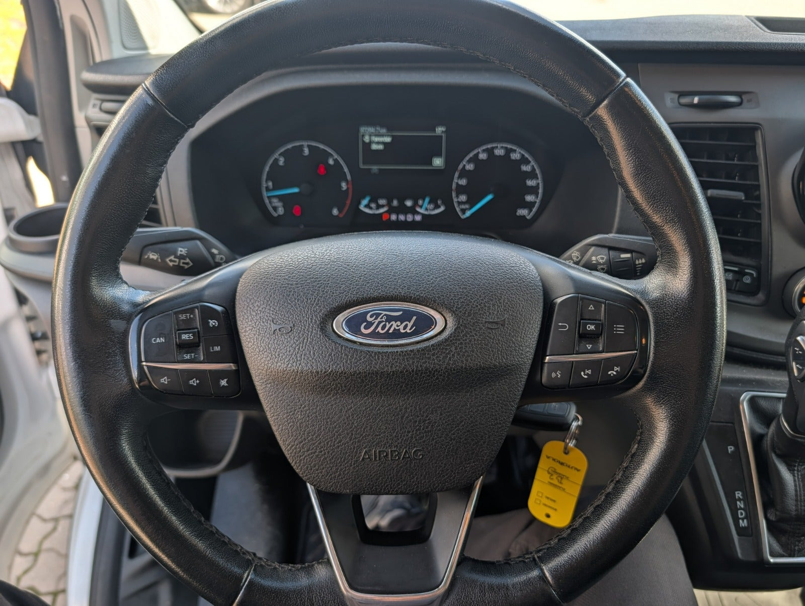 Hvid Ford Transit Custom 320 L2 fra 2021
