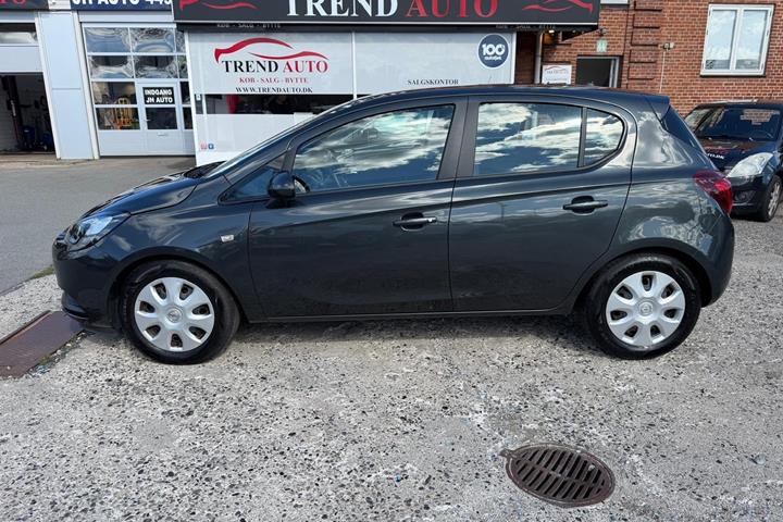 Grå Opel Corsa fra 2017