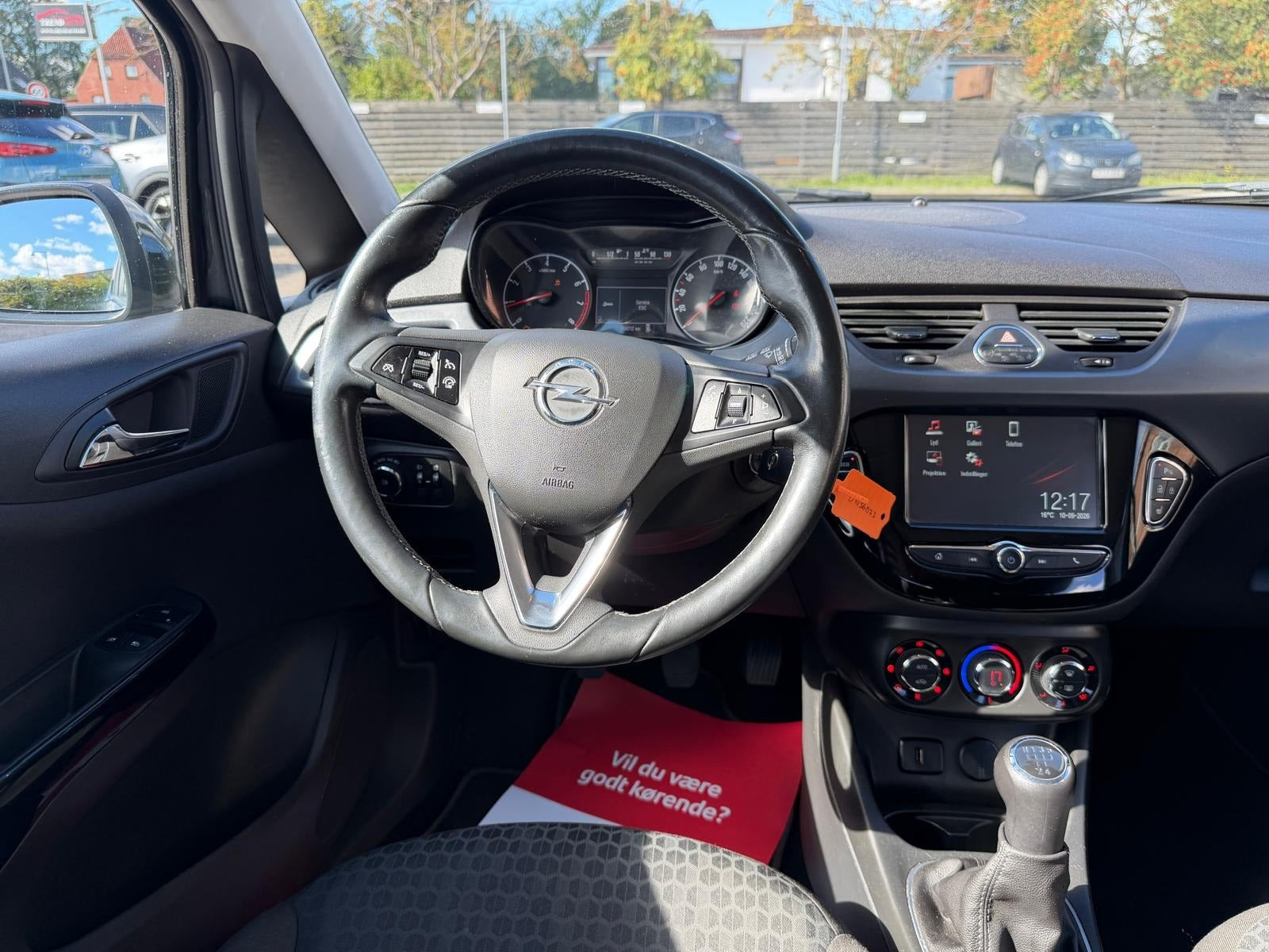 Grå Opel Corsa fra 2017