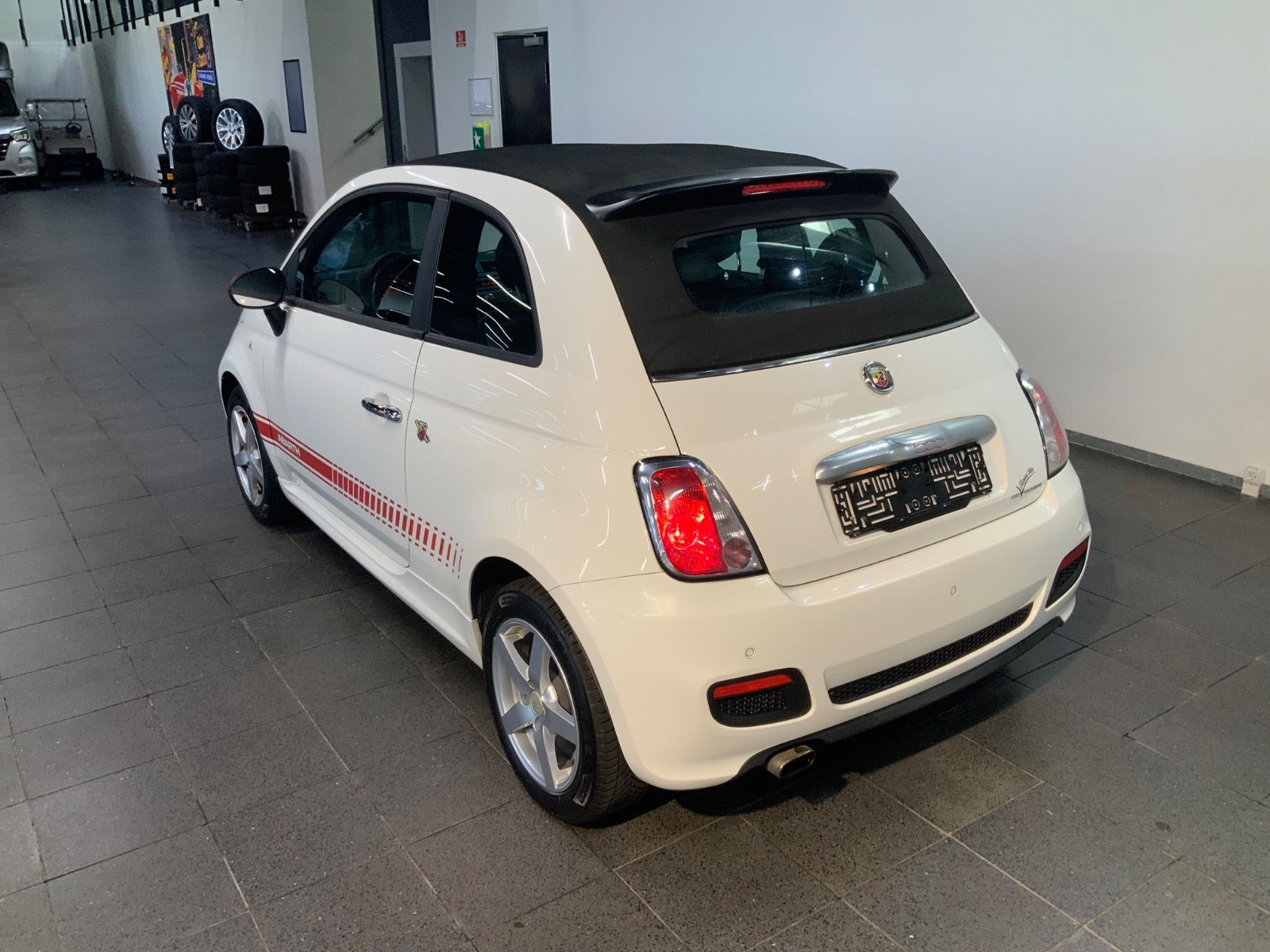 Hvid Fiat 500C fra 2013