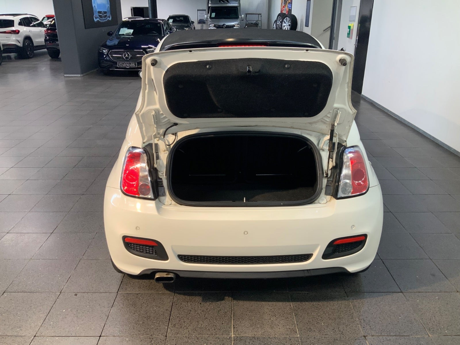 Hvid Fiat 500C fra 2013