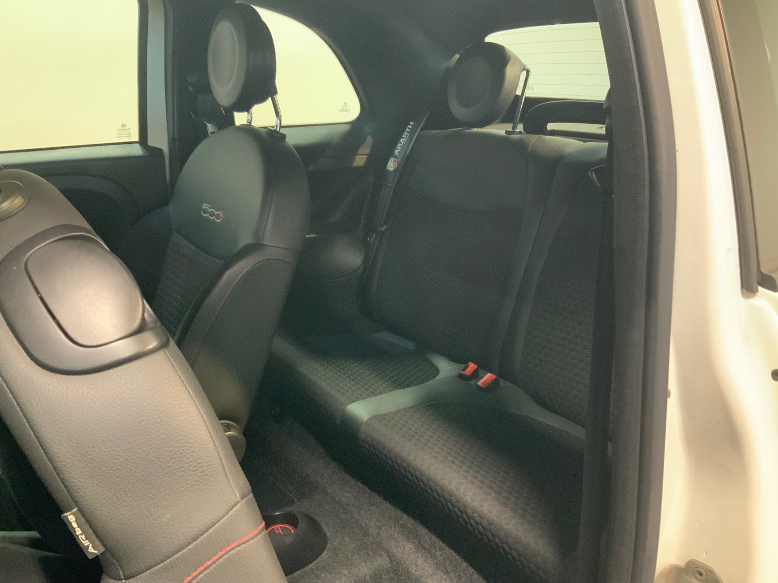 Hvid Fiat 500C fra 2013