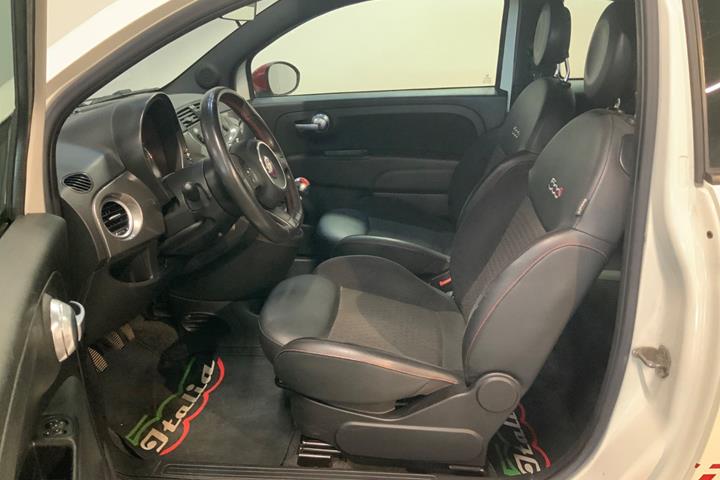 Hvid Fiat 500C fra 2013