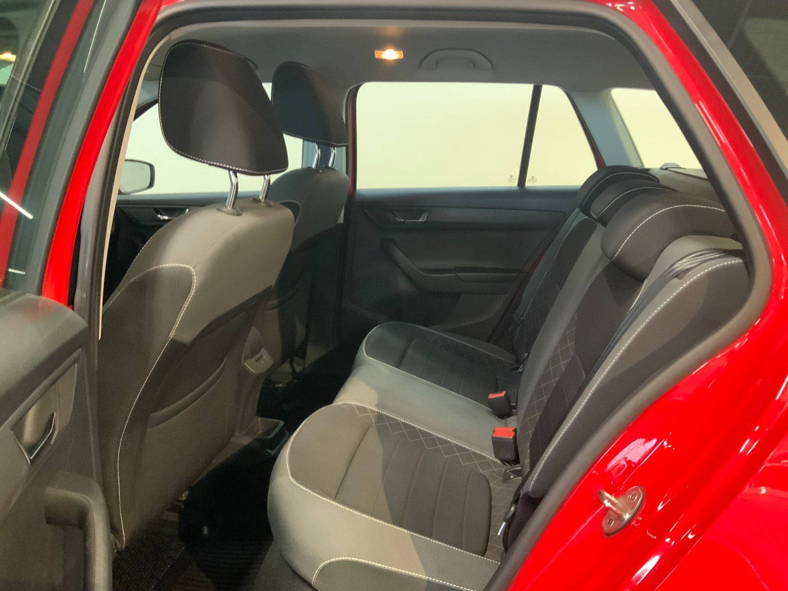 Rød Skoda Fabia fra 2019