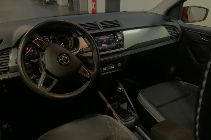 Rød Skoda Fabia fra 2019