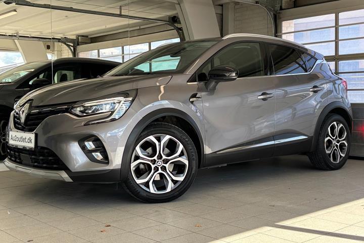 Grå Renault Captur fra 2021