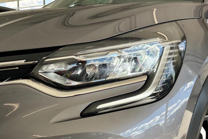 Grå Renault Captur fra 2021