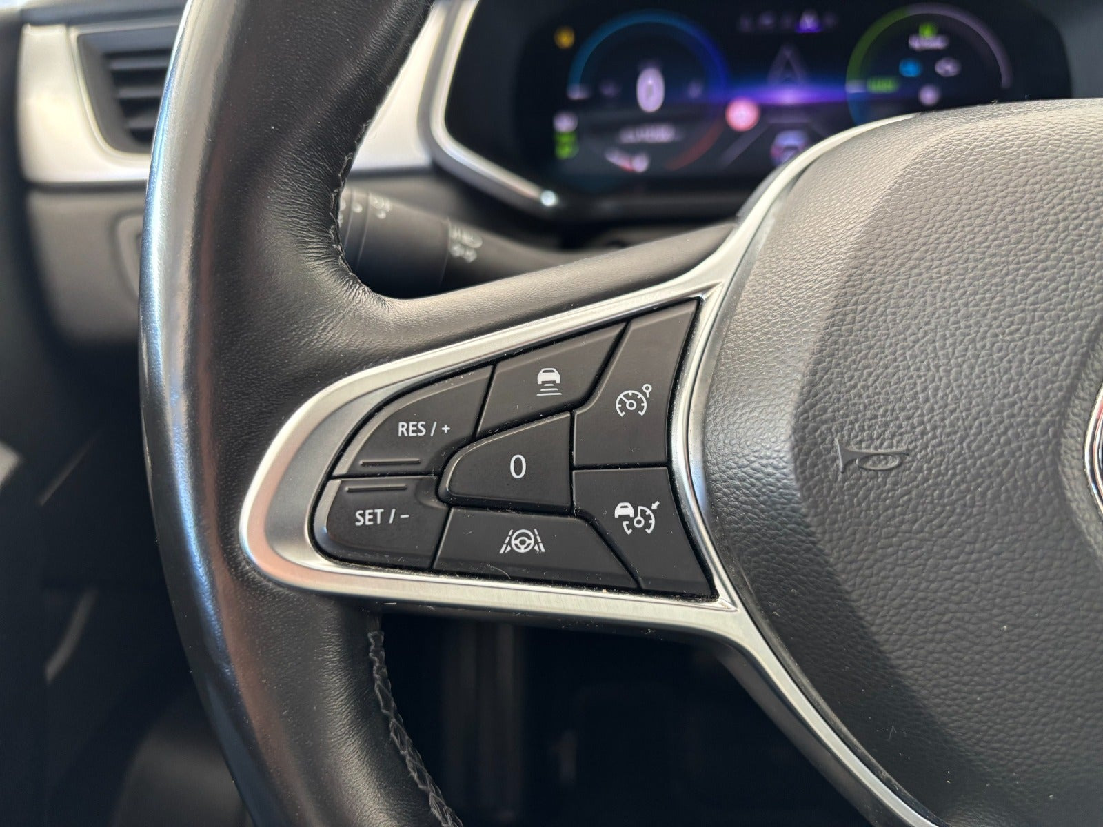 Grå Renault Captur fra 2021