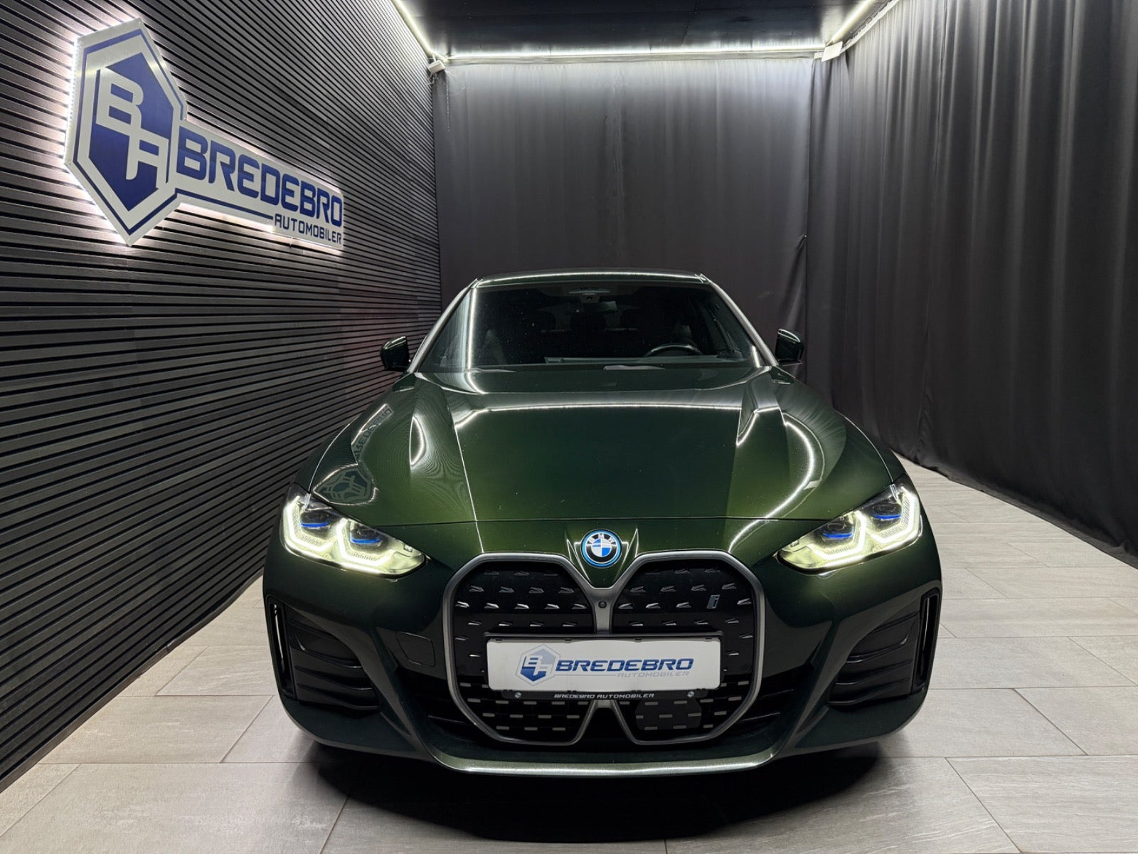 Grøn BMW i4 fra 2024