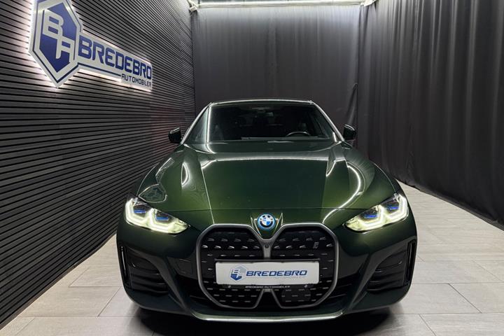 Grøn BMW i4 fra 2024