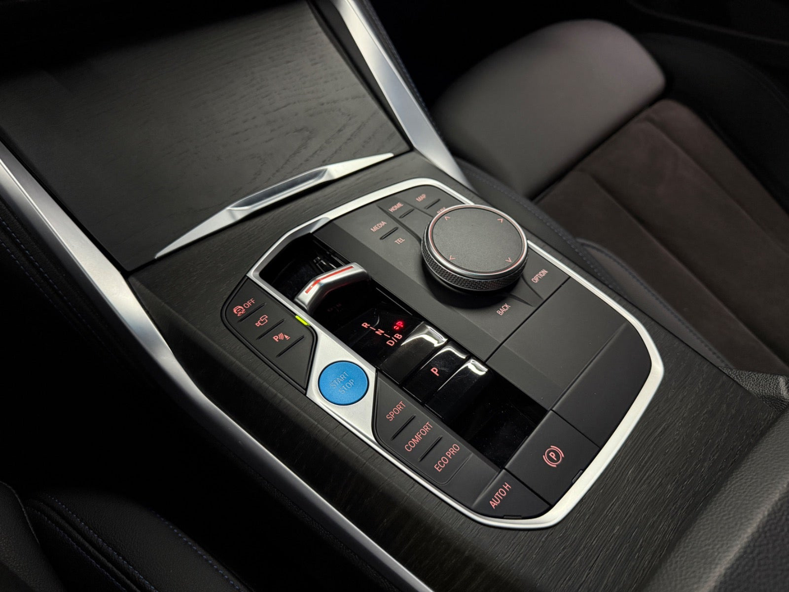 Grøn BMW i4 fra 2024