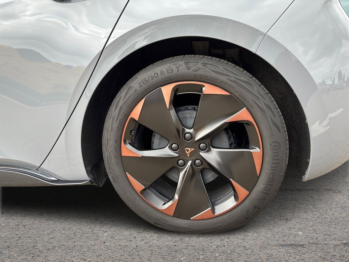 Grå Cupra Born fra 2023