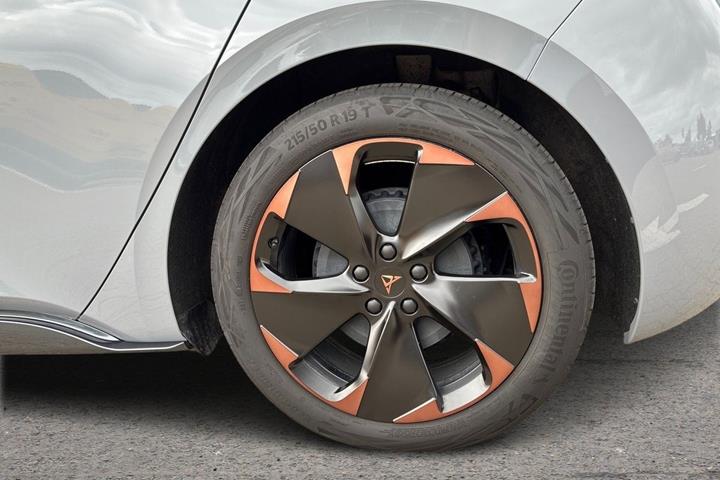Grå Cupra Born fra 2023