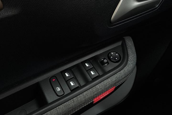 Grå Citroën e-C3 Aircross fra 2025