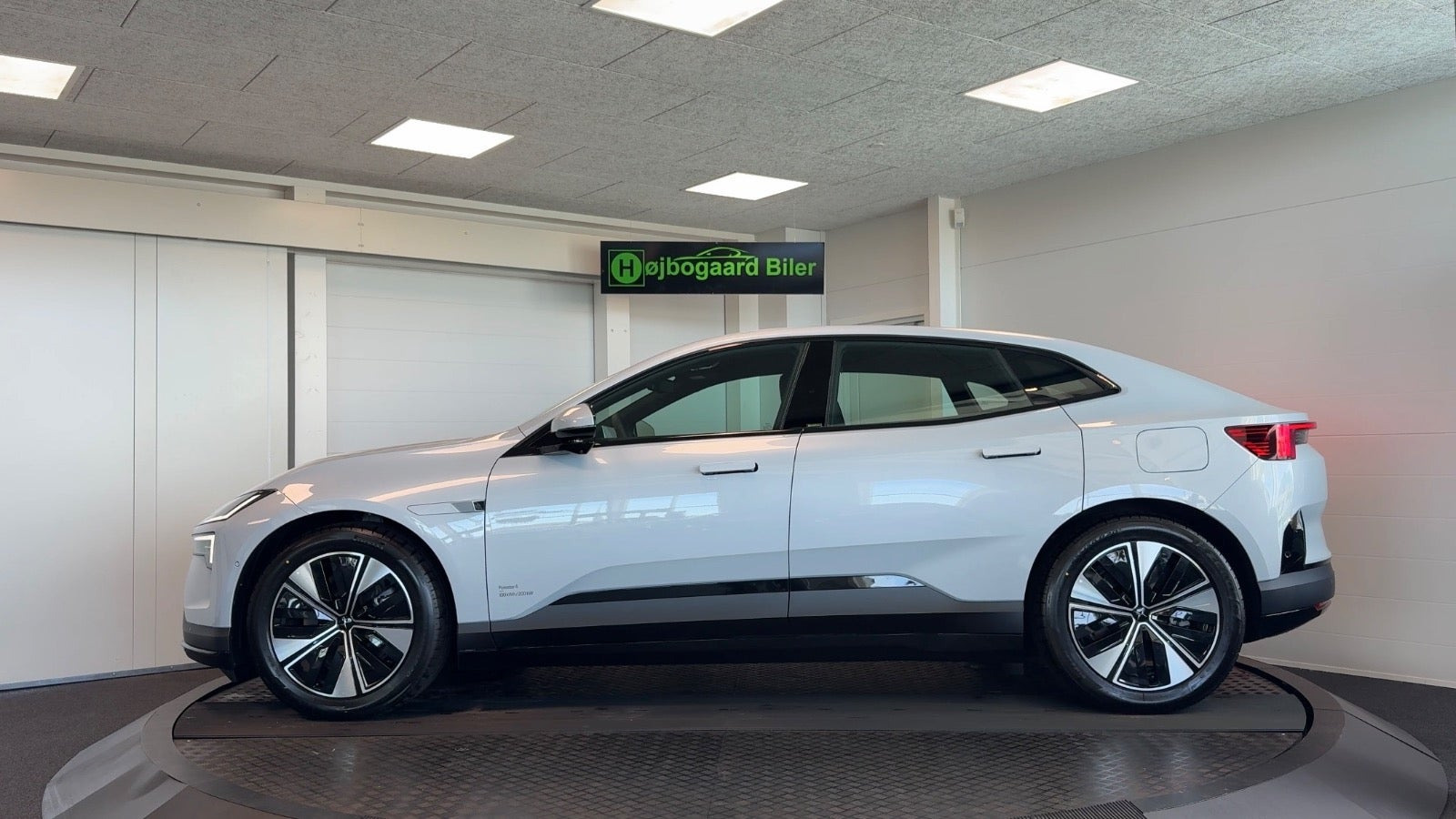 Sølv Polestar 4 fra 2026
