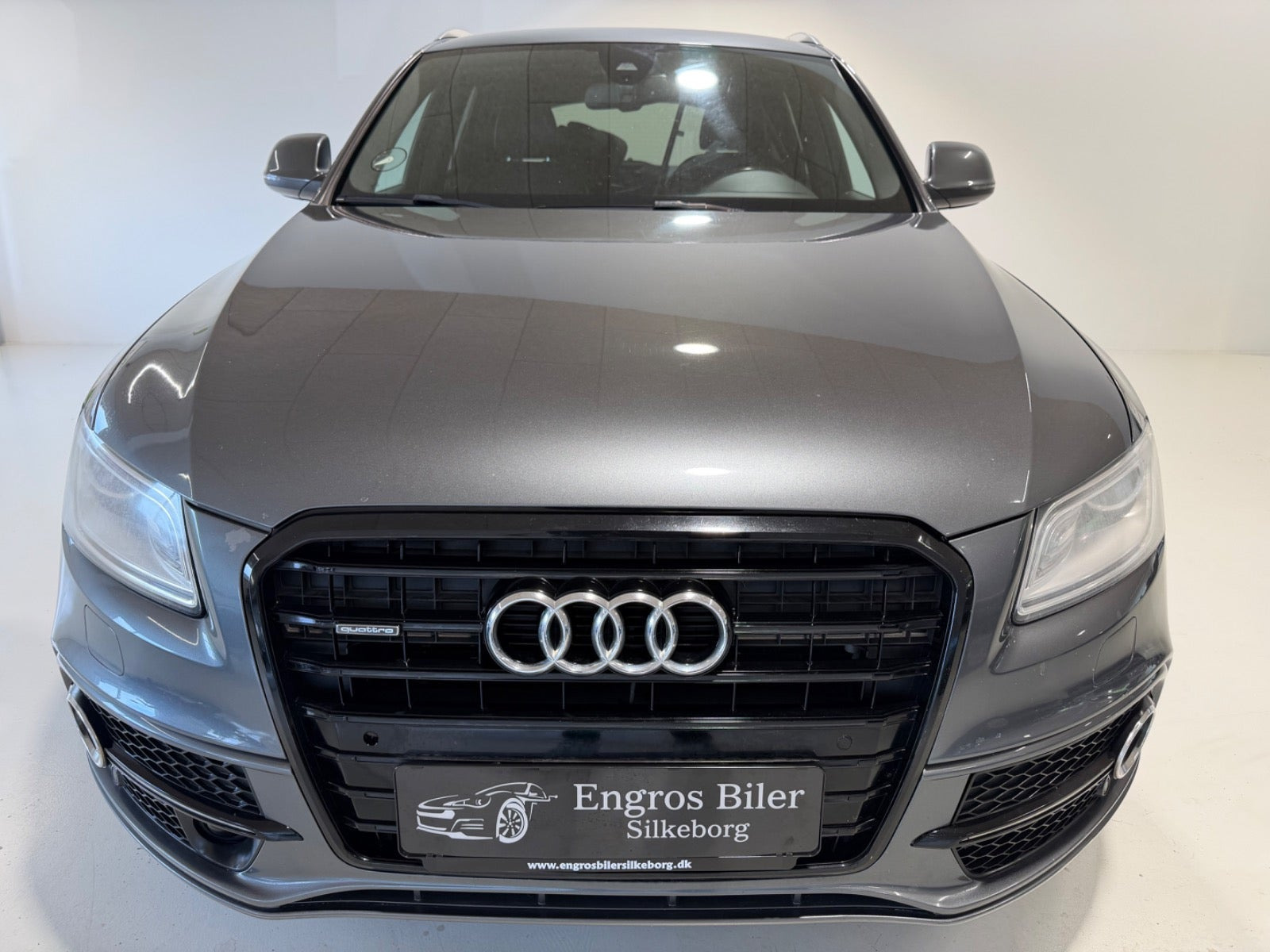 Grå Audi Q5 fra 2013