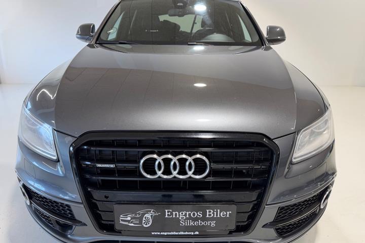Grå Audi Q5 fra 2013