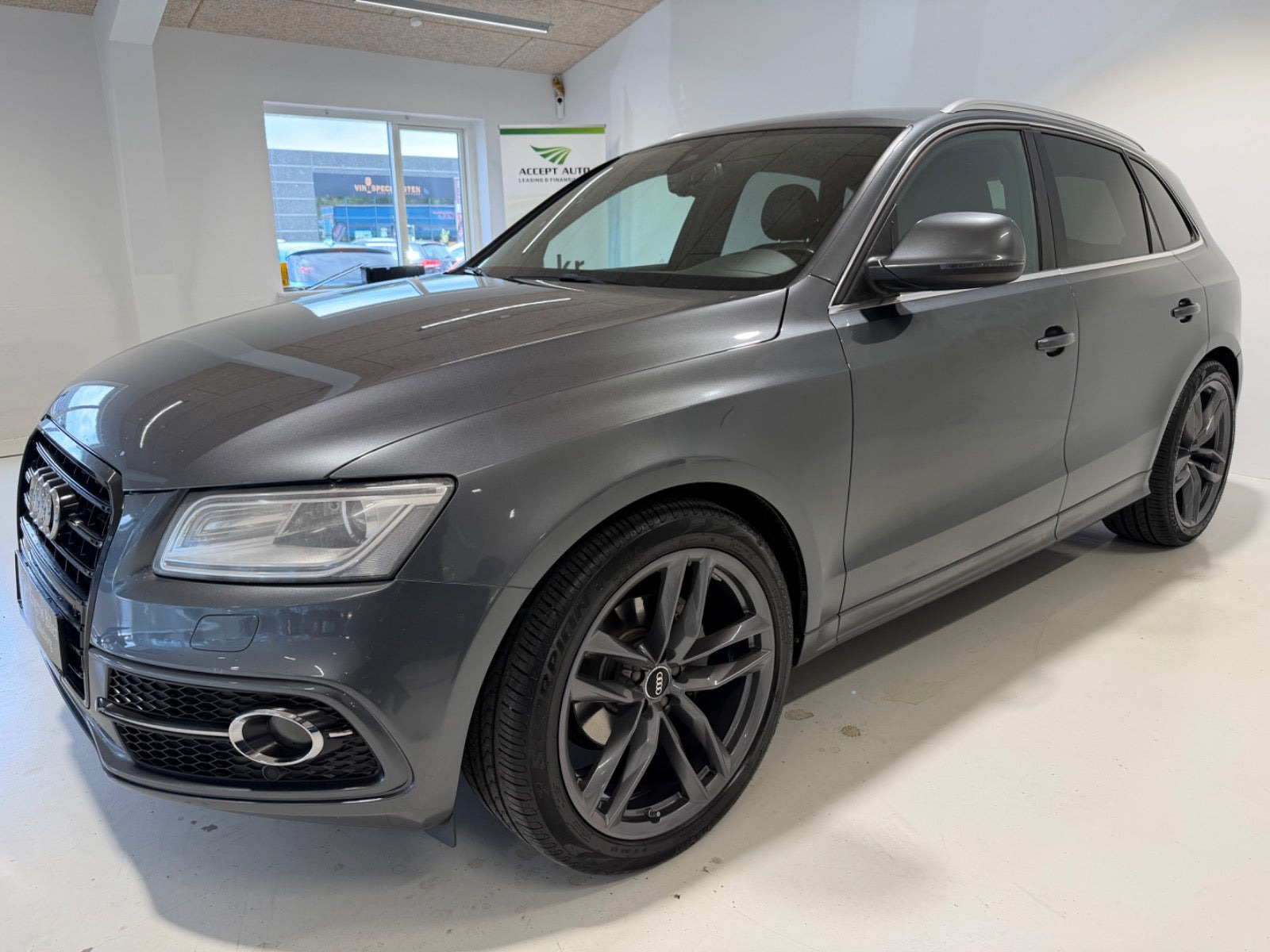 Grå Audi Q5 fra 2013