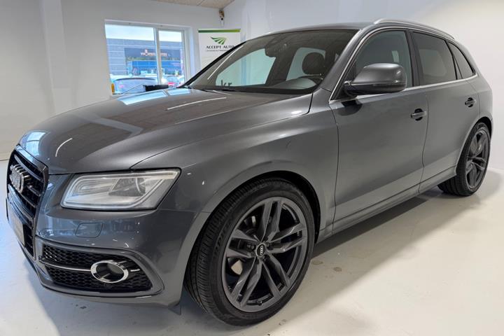 Grå Audi Q5 fra 2013