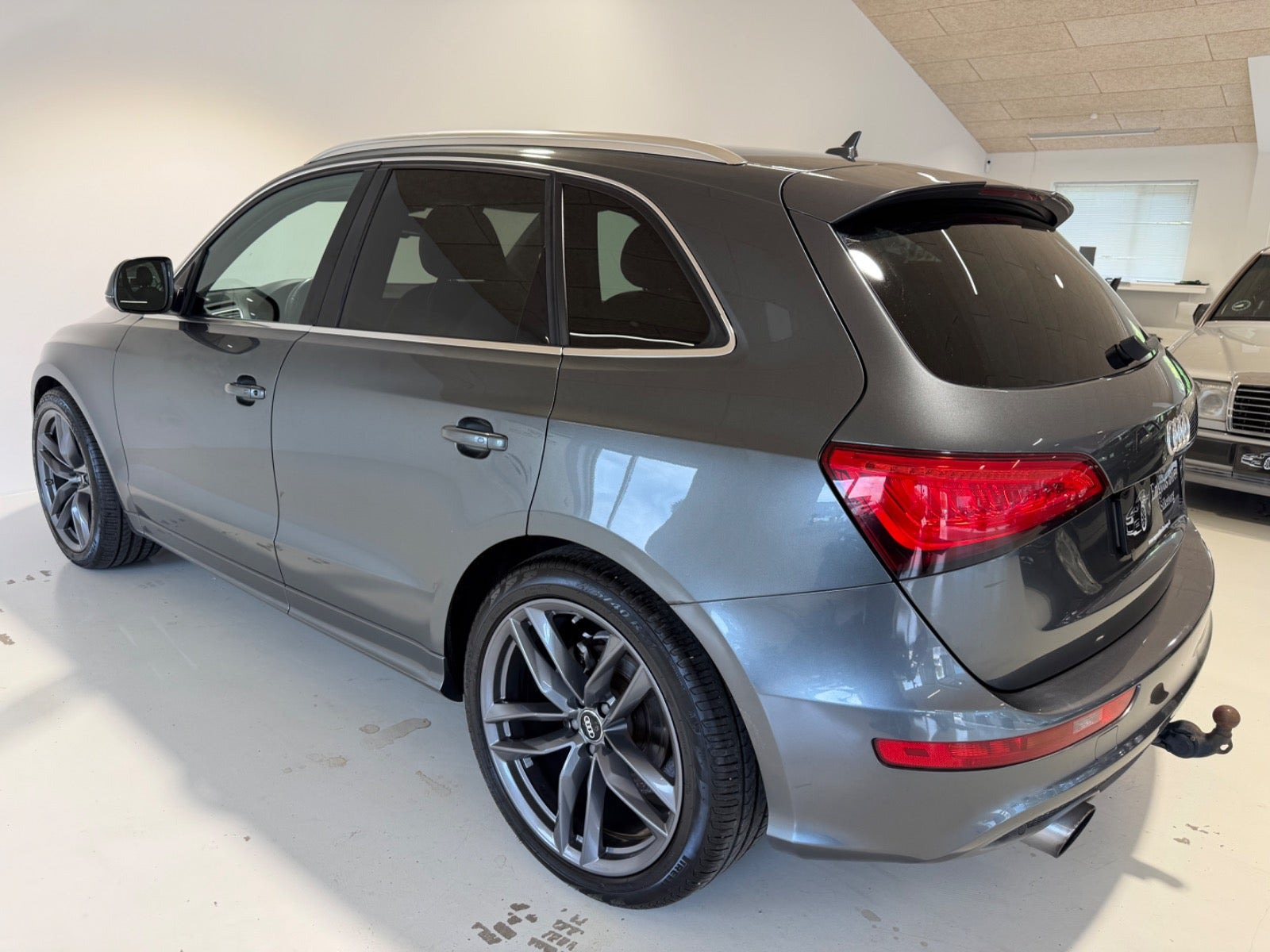 Grå Audi Q5 fra 2013