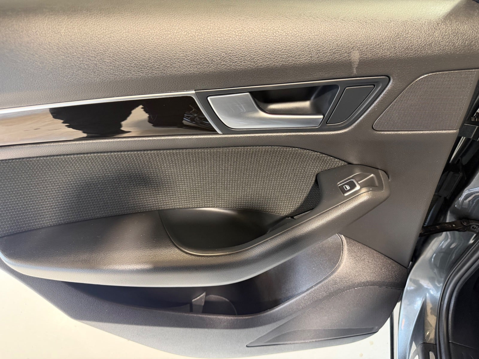 Grå Audi Q5 fra 2013