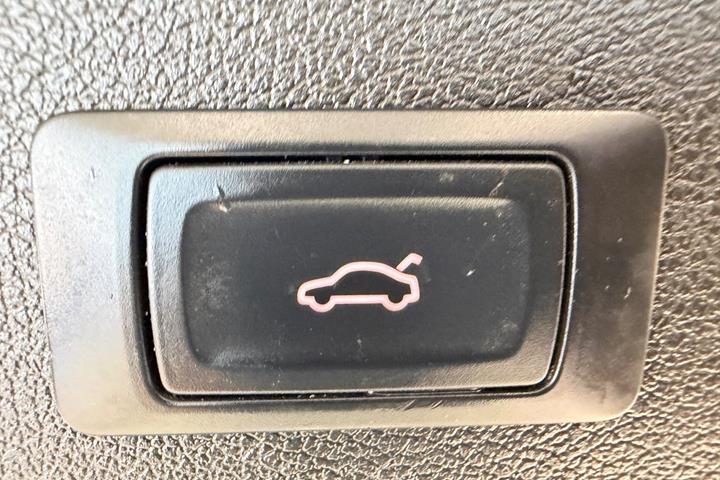 Grå Audi Q5 fra 2013