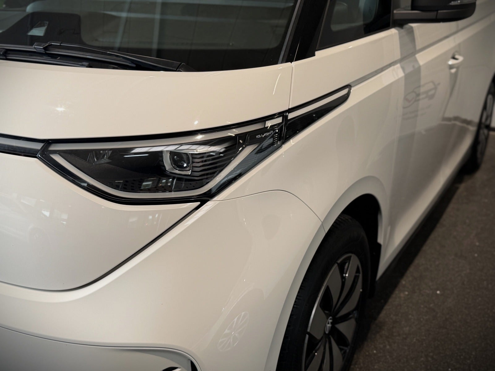 Hvid VW ID.Buzz fra 2023