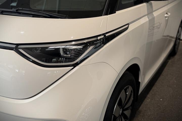 Hvid VW ID.Buzz fra 2023