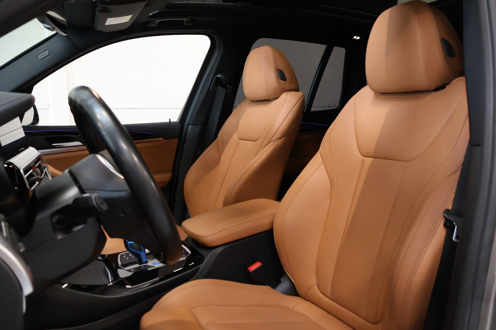 Orange BMW iX3 fra 2022
