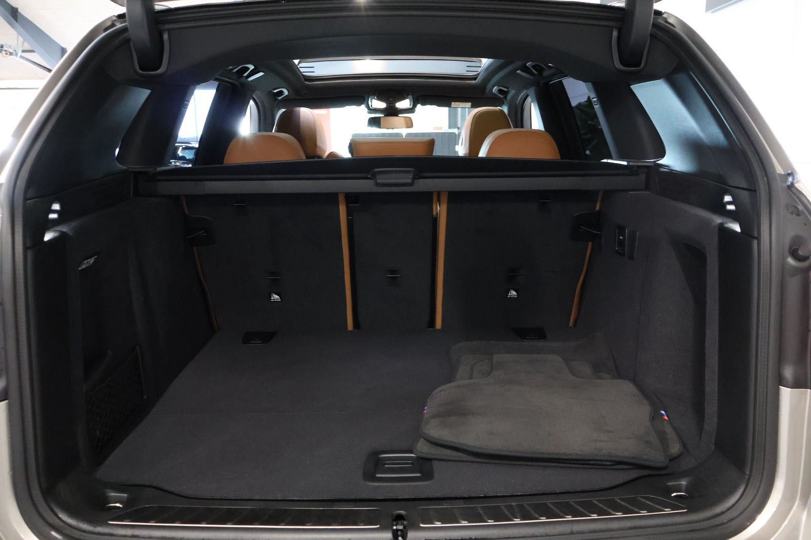 Orange BMW iX3 fra 2022