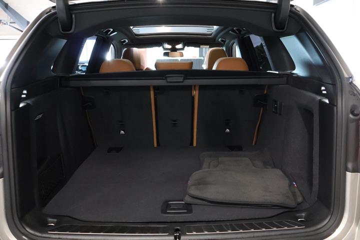 Orange BMW iX3 fra 2022