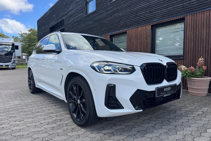 Hvid BMW X3 fra 2022