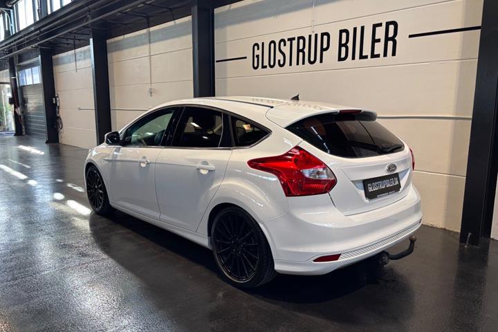 Hvid Ford Focus fra 2012
