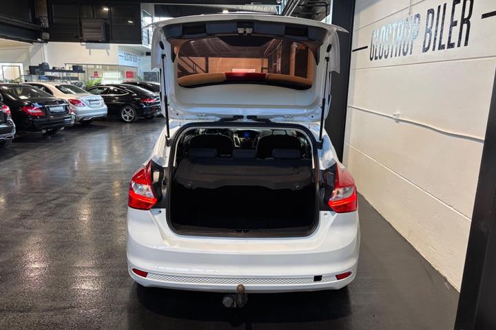 Hvid Ford Focus fra 2012