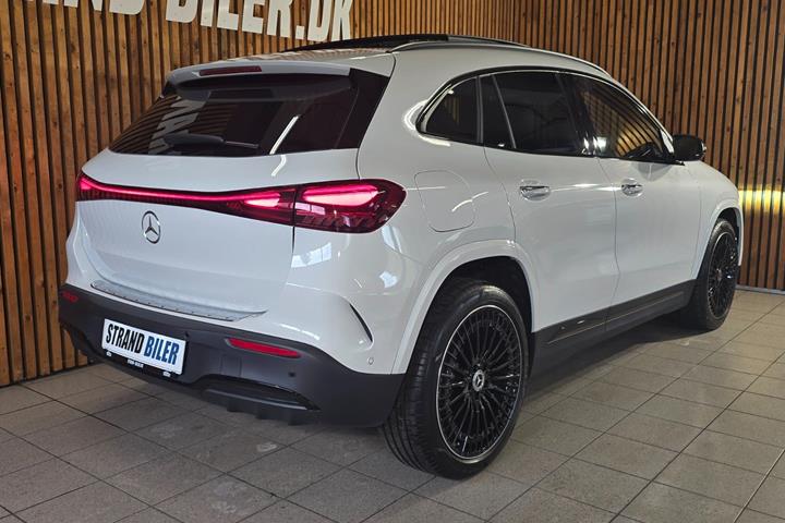 Hvid Mercedes EQA250+ fra 2024