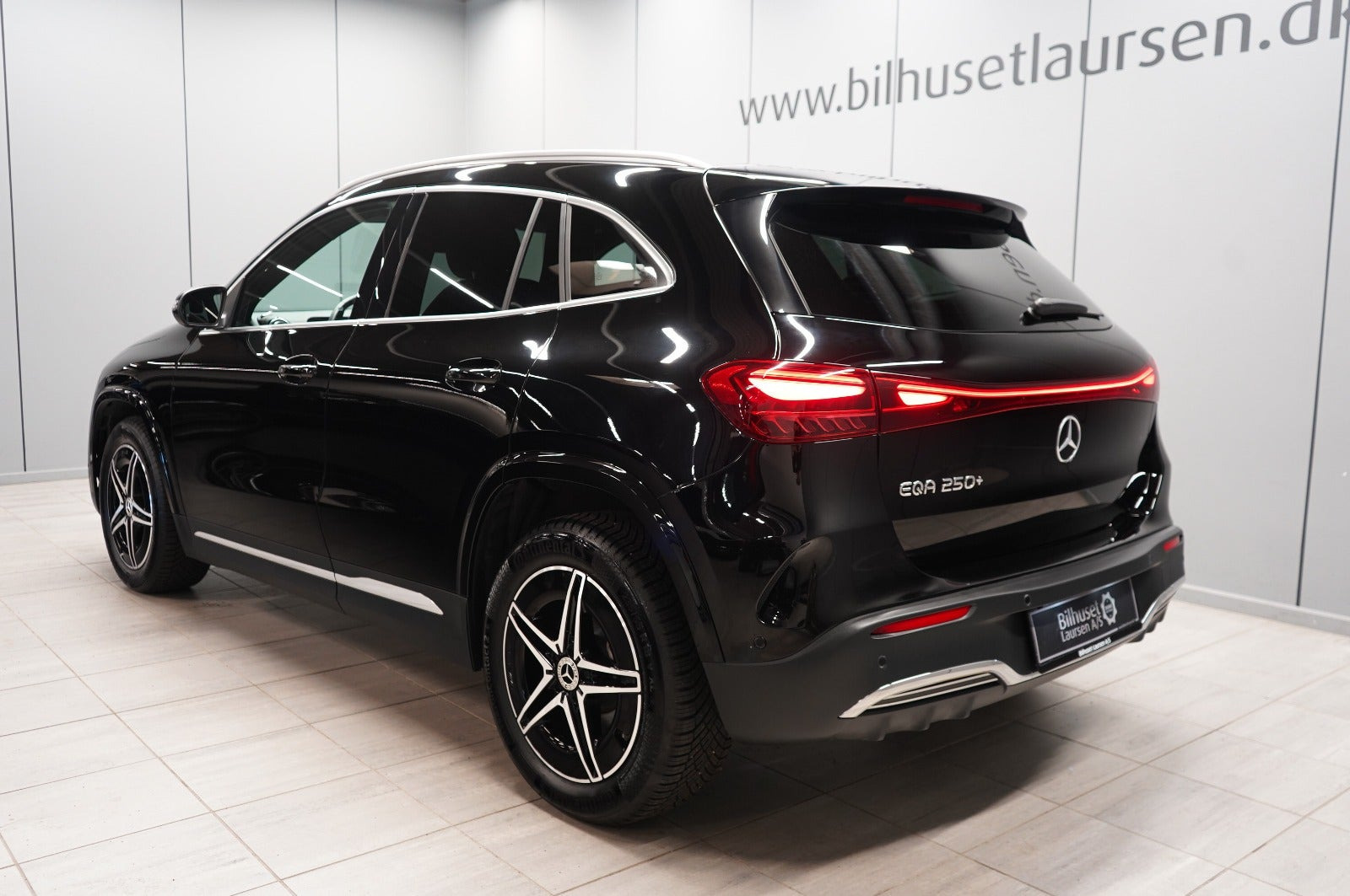 Sort Mercedes EQA250+ fra 2024