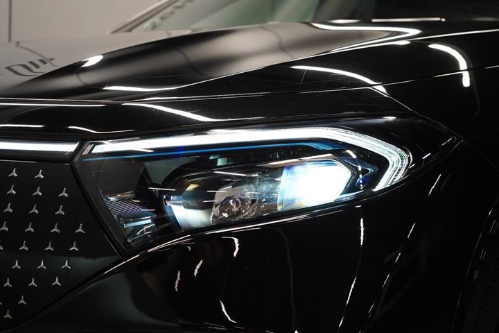 Sort Mercedes EQA250+ fra 2024